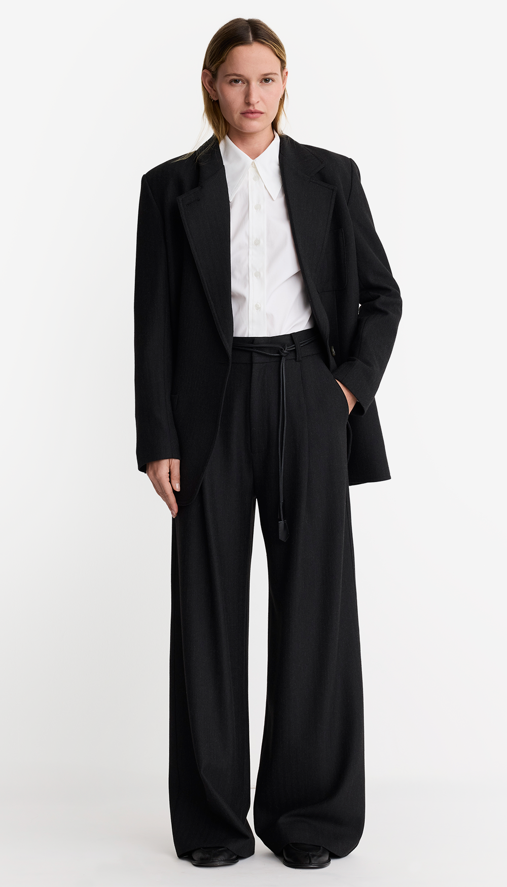Leather Wrap Belt in Black | SMYTHE