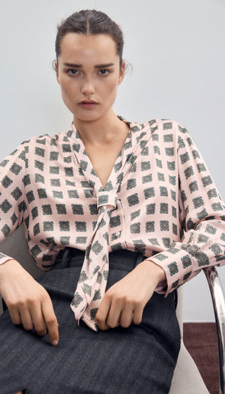 V-Necktie Blouse