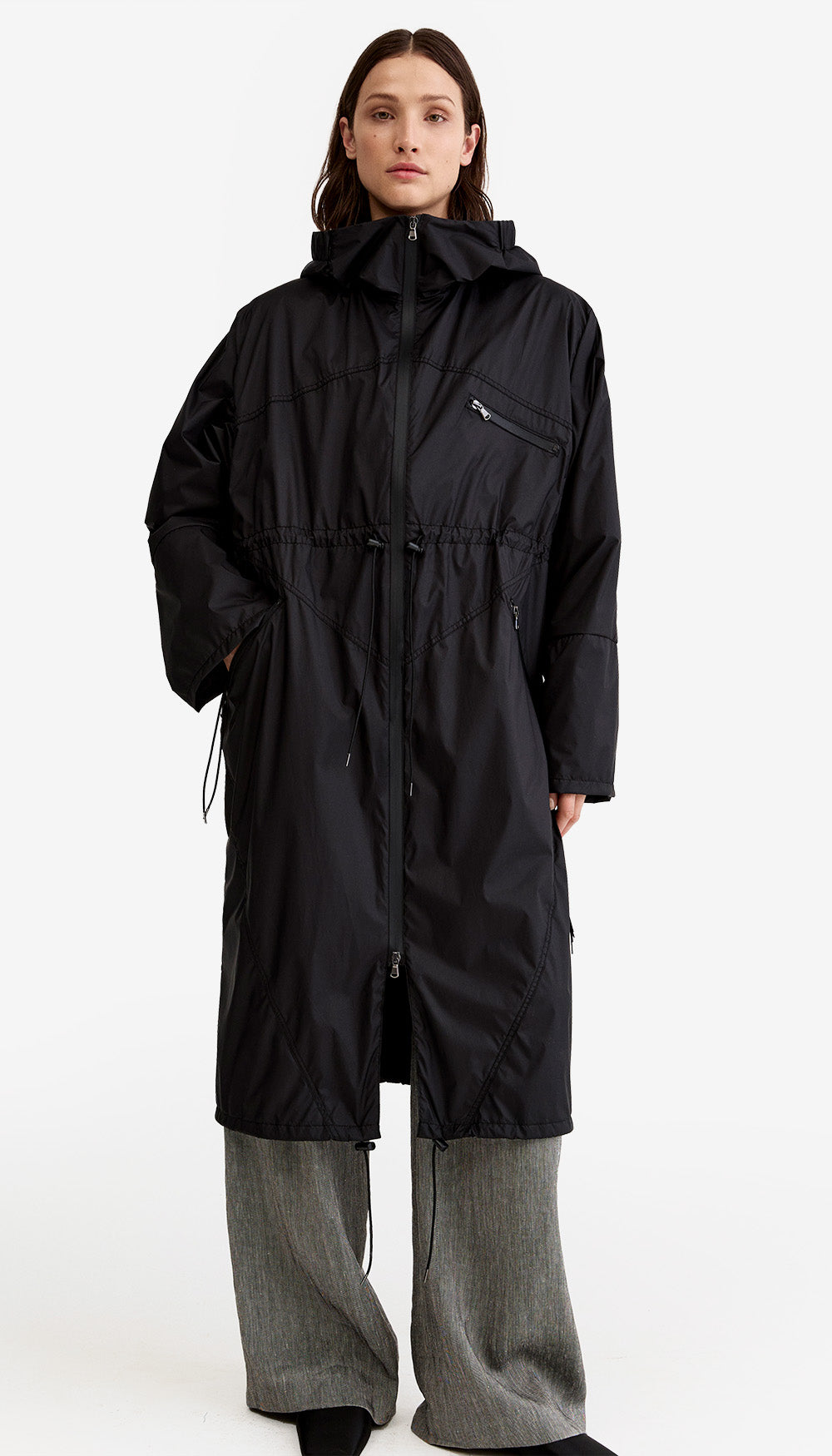 Drawstring Rain Shell in Black | SMYTHE