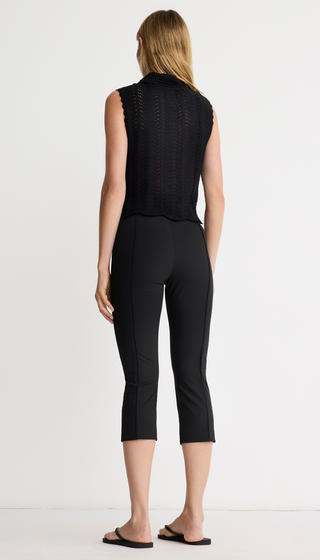Pintuck Capri